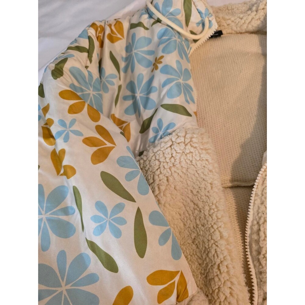 Pacsun Women's Floral Patterned Sherpa Jacket - Picture 4 of 5